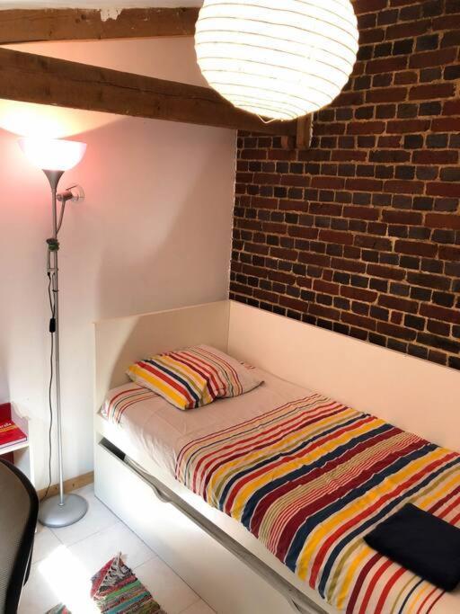 Gite Au Coeur D'Une Residence D'Artiste Saint-Aubin-de-Bonneval エクステリア 写真