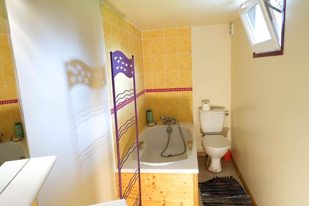 Gite Au Coeur D'Une Residence D'Artiste Saint-Aubin-de-Bonneval エクステリア 写真