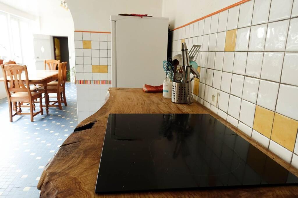 Gite Au Coeur D'Une Residence D'Artiste Saint-Aubin-de-Bonneval エクステリア 写真