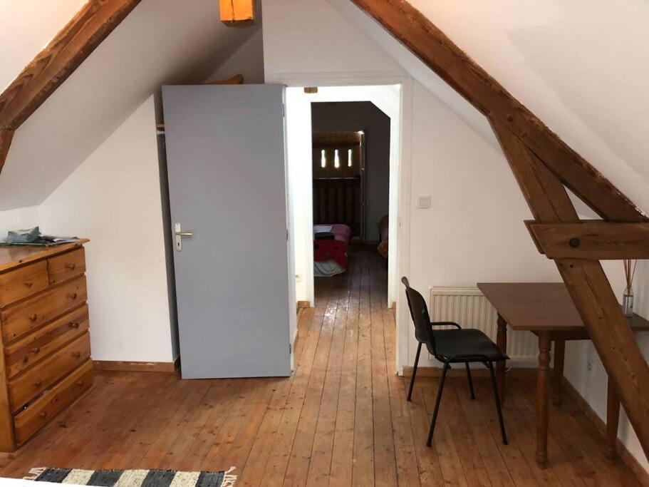 Gite Au Coeur D'Une Residence D'Artiste Saint-Aubin-de-Bonneval エクステリア 写真