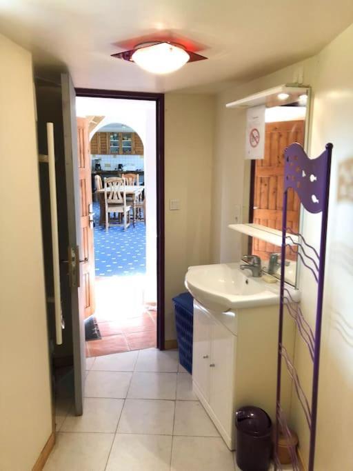 Gite Au Coeur D'Une Residence D'Artiste Saint-Aubin-de-Bonneval エクステリア 写真