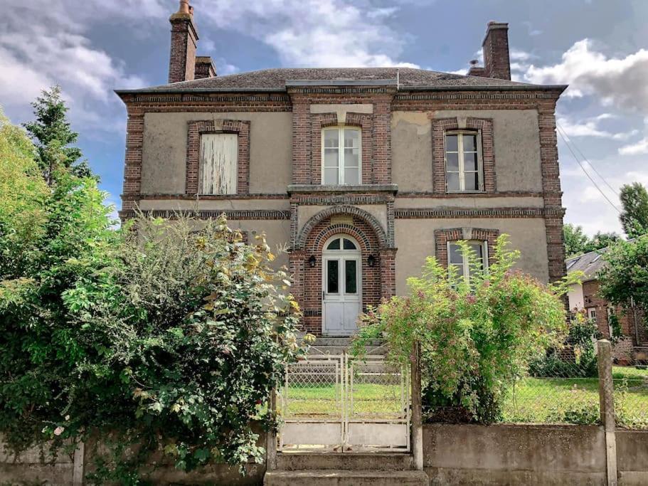 Gite Au Coeur D'Une Residence D'Artiste Saint-Aubin-de-Bonneval エクステリア 写真
